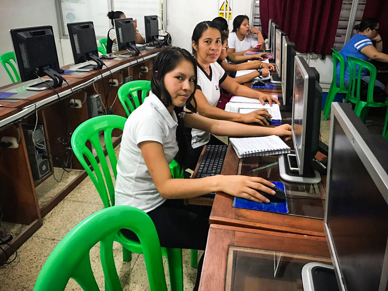 GirlsComputerEducation